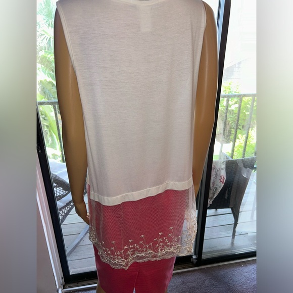 2 lace bottom camisole and tank. Sz S/M. - Picture 8 of 16